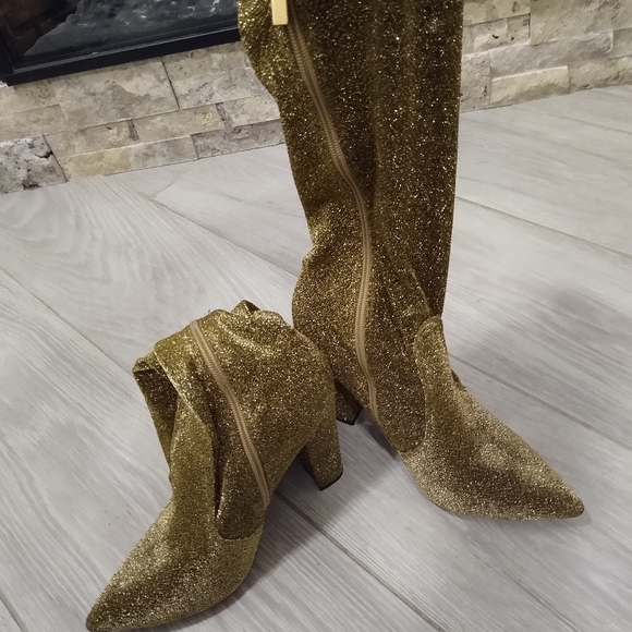 Shoes - Picture 2 of 5